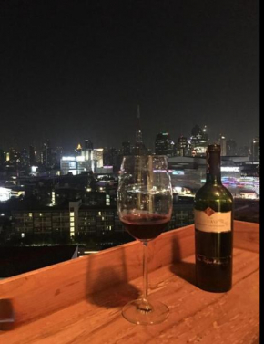 Free Airport Pick Up ! 12th floor cosy studio room, 5 mins walk to IconSiam & BTS